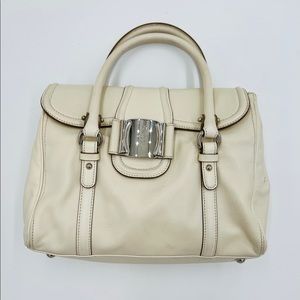 ♦️Salvatore Ferragamo White leather handbag